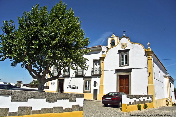 Igreja do Hospital da Misericórdia do Redondo - Portugal (4924823970).jpg