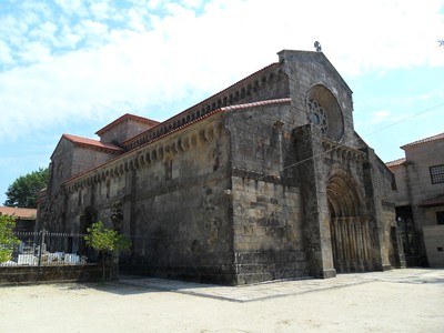 Igreja do Mosteiro de Paço de Sousa - perfil.jpg