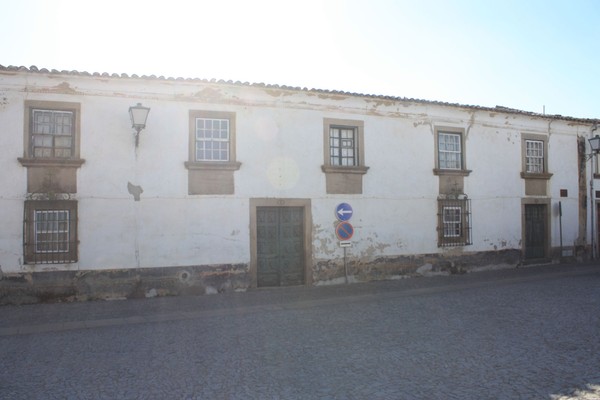 Imóvel sito no Largo da Sé, nº 2 e 2A - Miranda do Douro.jpg