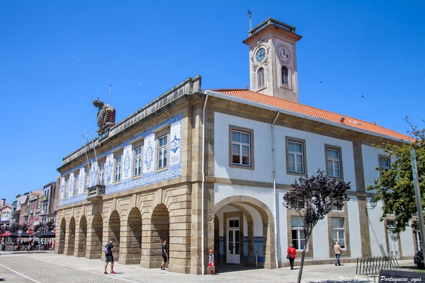 Paços do Concelho da Póvoa de Varzim - Portugal 🇵🇹 (53975083177).jpg