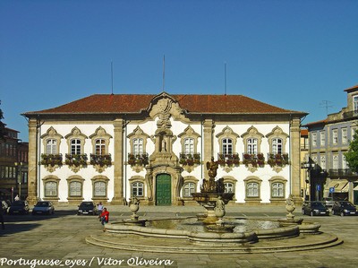 Paços do Concelho de Braga - Portugal (11666212486).jpg