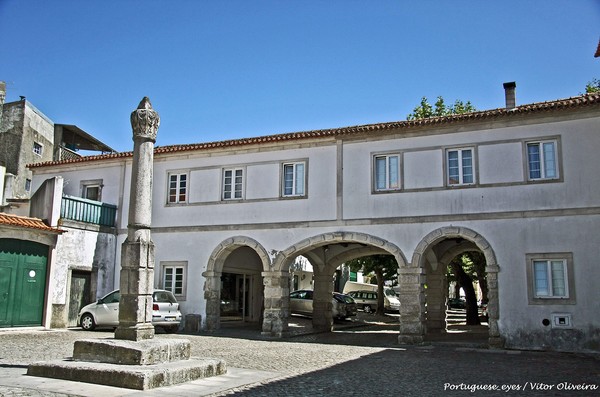 Pelourinho de Ançã - Portugal (21098655682).jpg