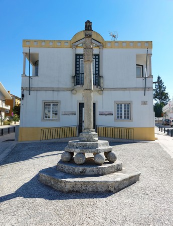 Pelourinho de Ansião.jpg