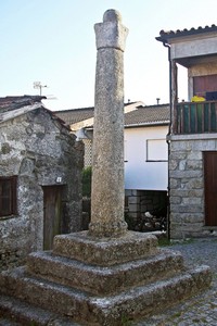 Pelourinho de Mões