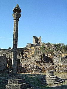 Pelourinho de Marialva - Portugal (192912356).jpg