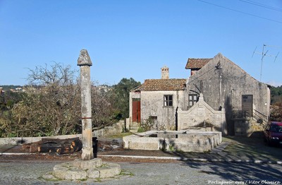 Pelourinho de Pena Verde - Portugal (48716542387).jpg