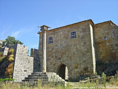 Pelourinho de Penamacor - Portugal (15167850660).jpg