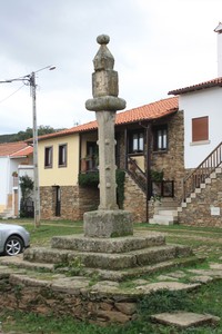 Pelourinho de Pinhovelo - 04.jpg