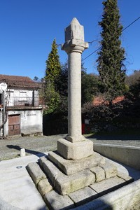 Pelourinho de Ruivães (4).jpg