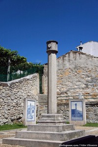 Pelourinho de Tabuaço - Portugal (37671414554).jpg