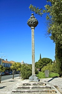 Pelourinho de Vila Viçosa - Portugal (9039402929).jpg