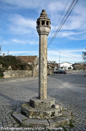 Pelourinho de Vilar Seco - Portugal (6123621082).jpg
