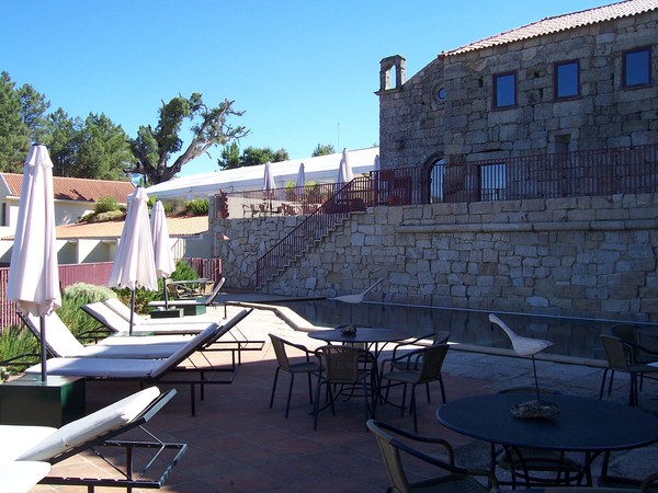 Piscina da Pousada de Belmonte - Aug 2008.jpg