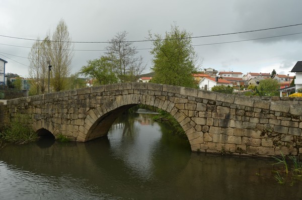 Ponte de São Lázaro (48795321928).jpg