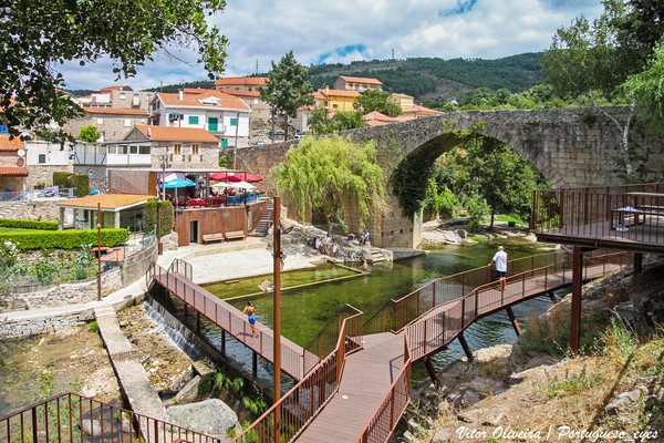 Praia Fluvial de Mondim da Beira - Portugal (53135530963).jpg