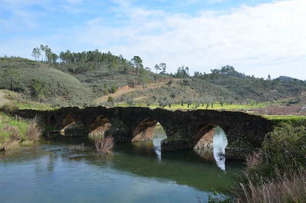 Roman Bridge, Ponte da Ladeira dos Envendos, Lusitania, Portugal (12717730593).jpg