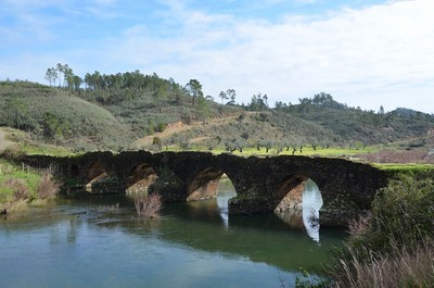 Roman Bridge, Ponte da Ladeira dos Envendos, Lusitania, Portugal (12717730593).jpg