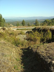 Ruínas do Dolmen ou Anta de S. Pedro Dias - Portugal (2251332158).jpg