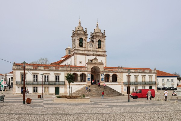 Sanctuary of Our Lady of Nazaré 01.jpg