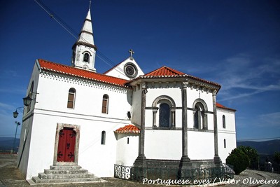 Santuário do Senhor da Serra - Portugal (7449227140).jpg
