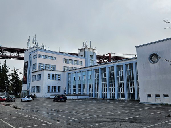 Standard Eléctrica, Alcântara, Lisboa 01.jpg