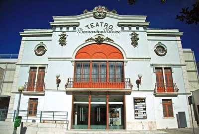 Teatro Bernardim Ribeiro - Estremoz - Portugal (6264445687).jpg