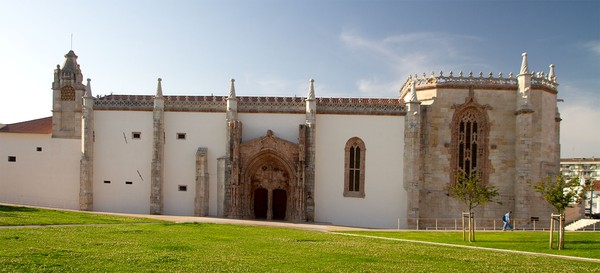Igreja do antigo Mosteiro de Jesus e claustro