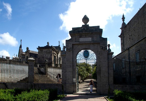 Igreja e Cemitério de Nossa Senhora da Lapa