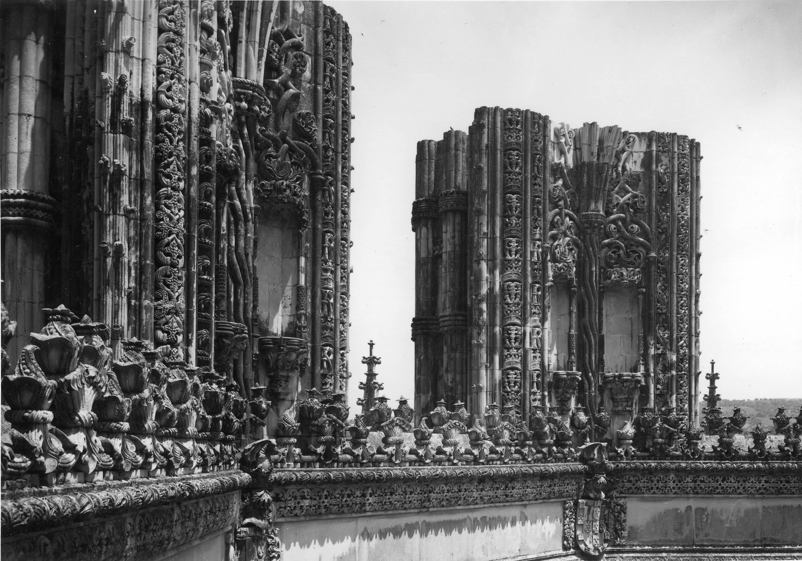 As Capelas Imperfeitas: Poema Inacabado em Pedra