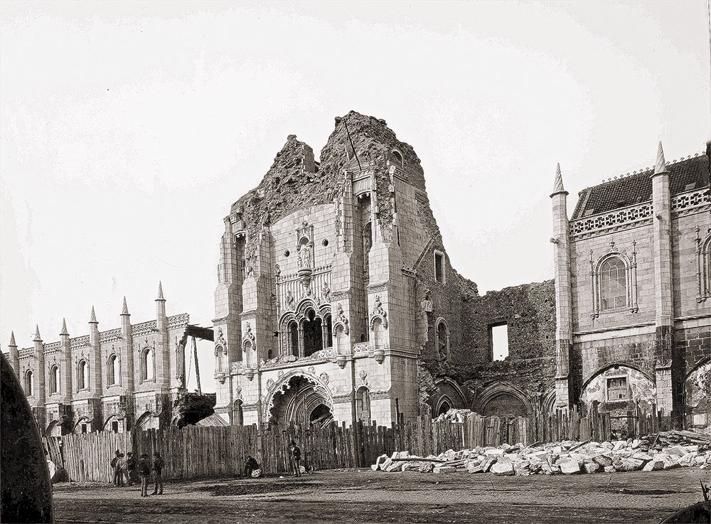Desmonoramento do corpo central do Mosteiro dos Jerónimos 1878